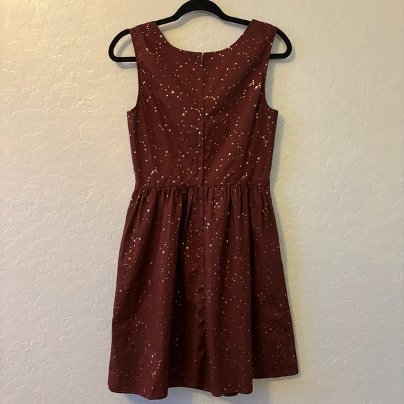 ModCloth Burgundy Gold Heart and Solar System Constellation A-Line Dress Size 10 - Picture 8 of 10